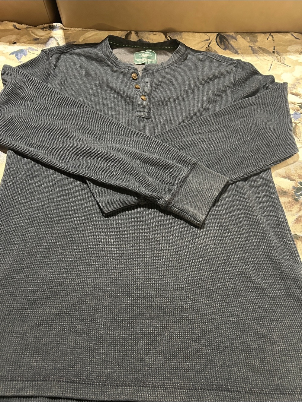 G.H. Bass & Co. Men's Waffle Henley Crewneck - Charcoal